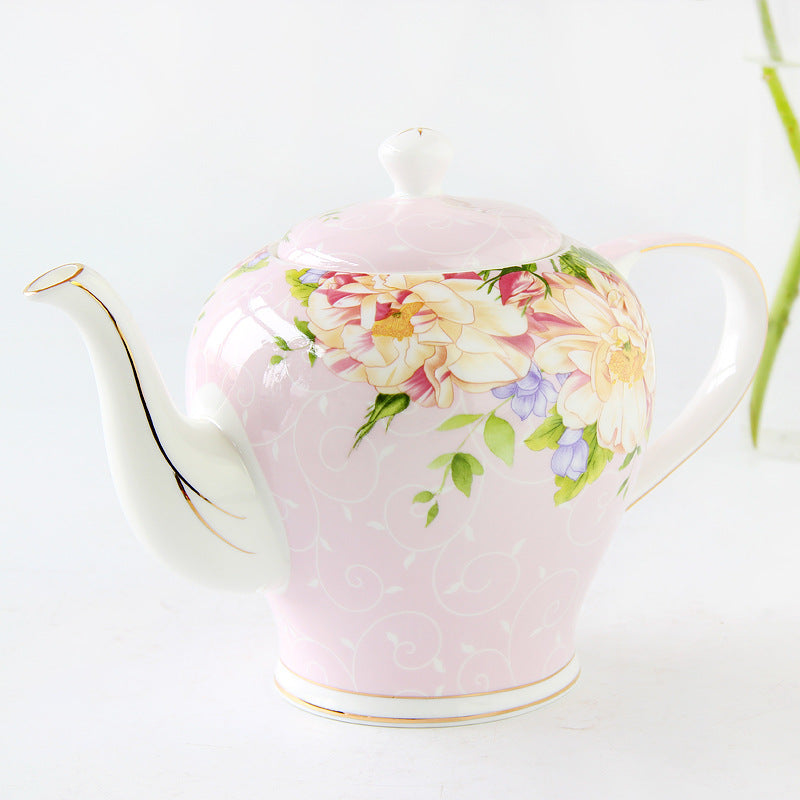 Offrez-vous une élégance intemporelle avec notre théière en porcelaine européenne Bone China : parfaite pour le thé de l'après-midi et les divertissements.