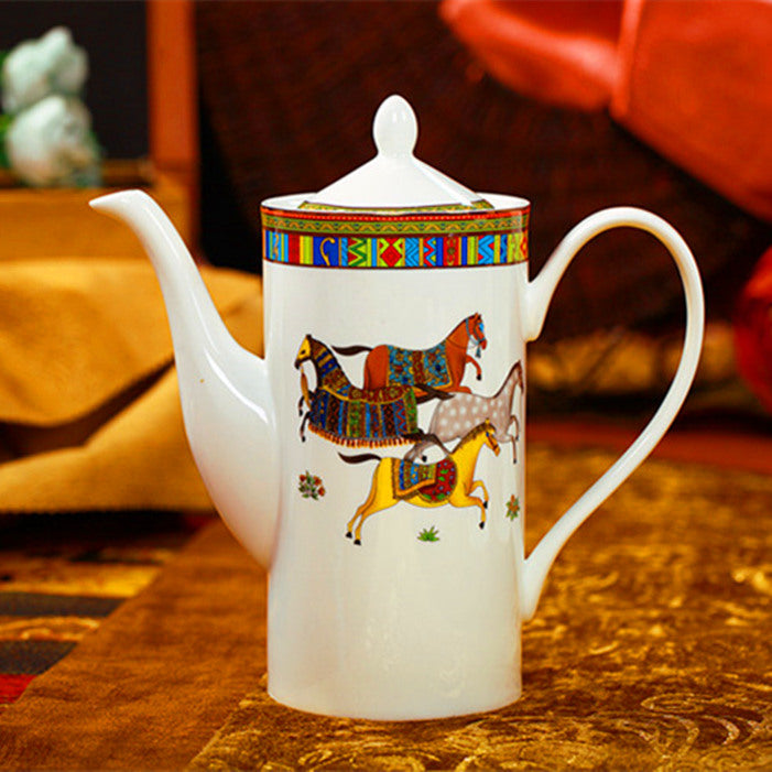 Galloping Elegance - Service à thé 15 pièces en porcelaine tendre avec illustrations de chevaux